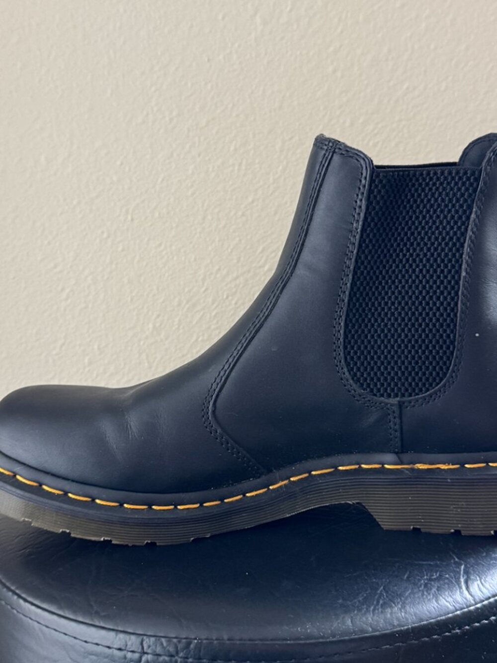 Dr. Martens Yellow Stitch Smooth Leather Chelsea Boots 2976 Size 10 - Picture 8 of 15